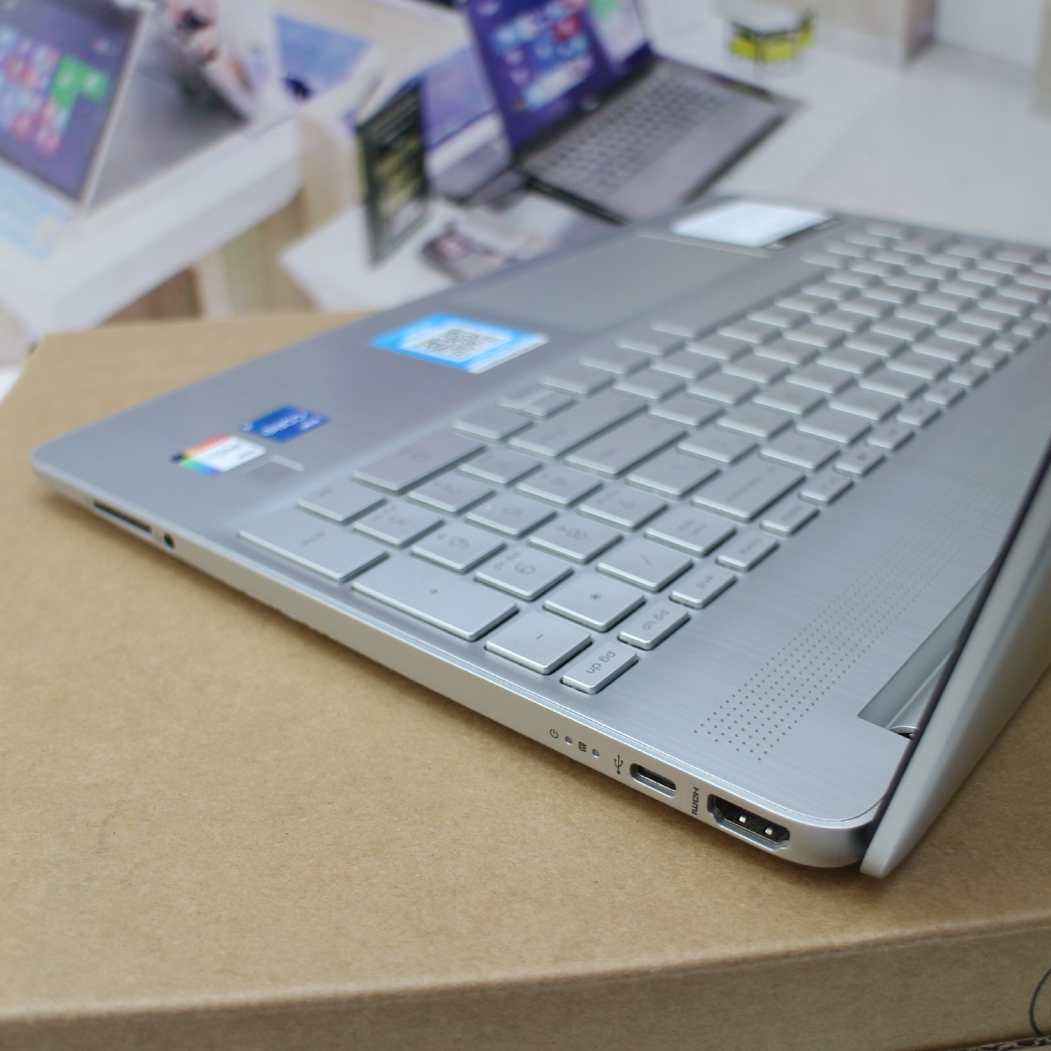 HP Notebook 15 DY2093DX (8)
