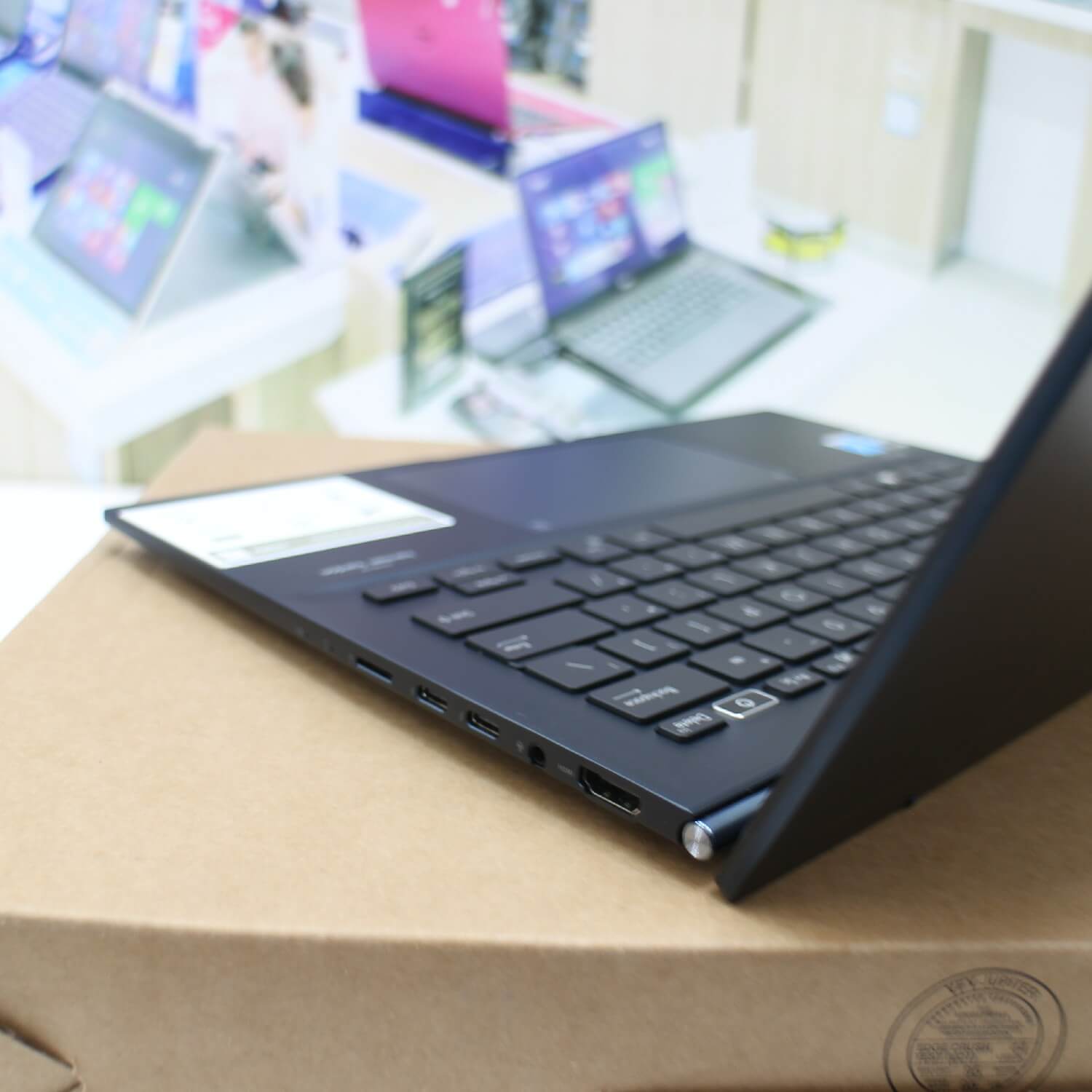 Asus Zenbook 14 OLED UX3402VA (3)