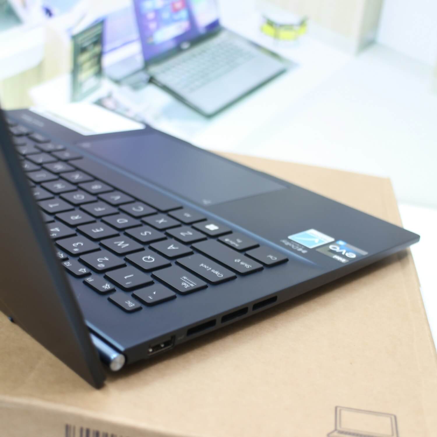 Asus Zenbook 14 OLED UX3402VA (5)