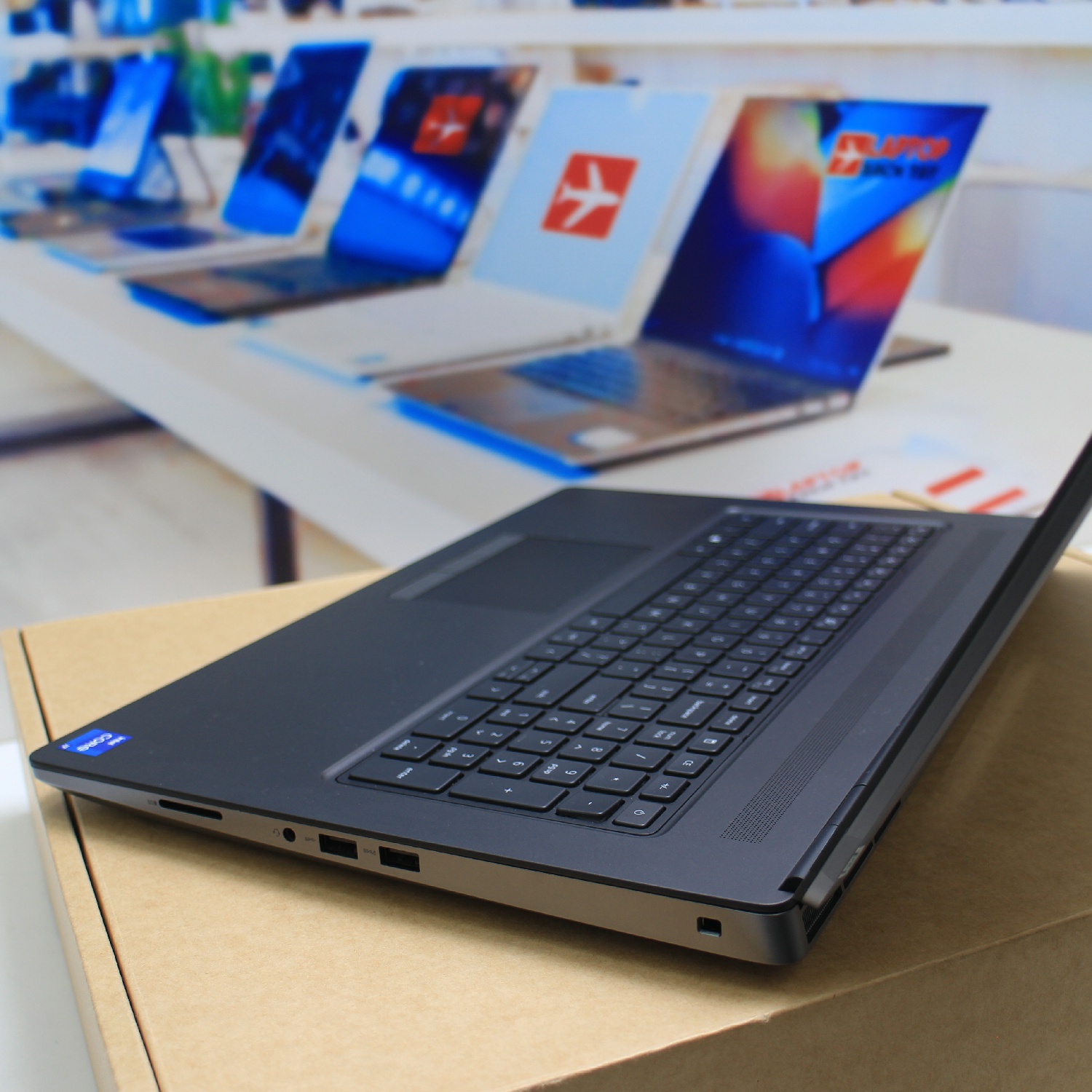 Dell Precision 7760 (5)