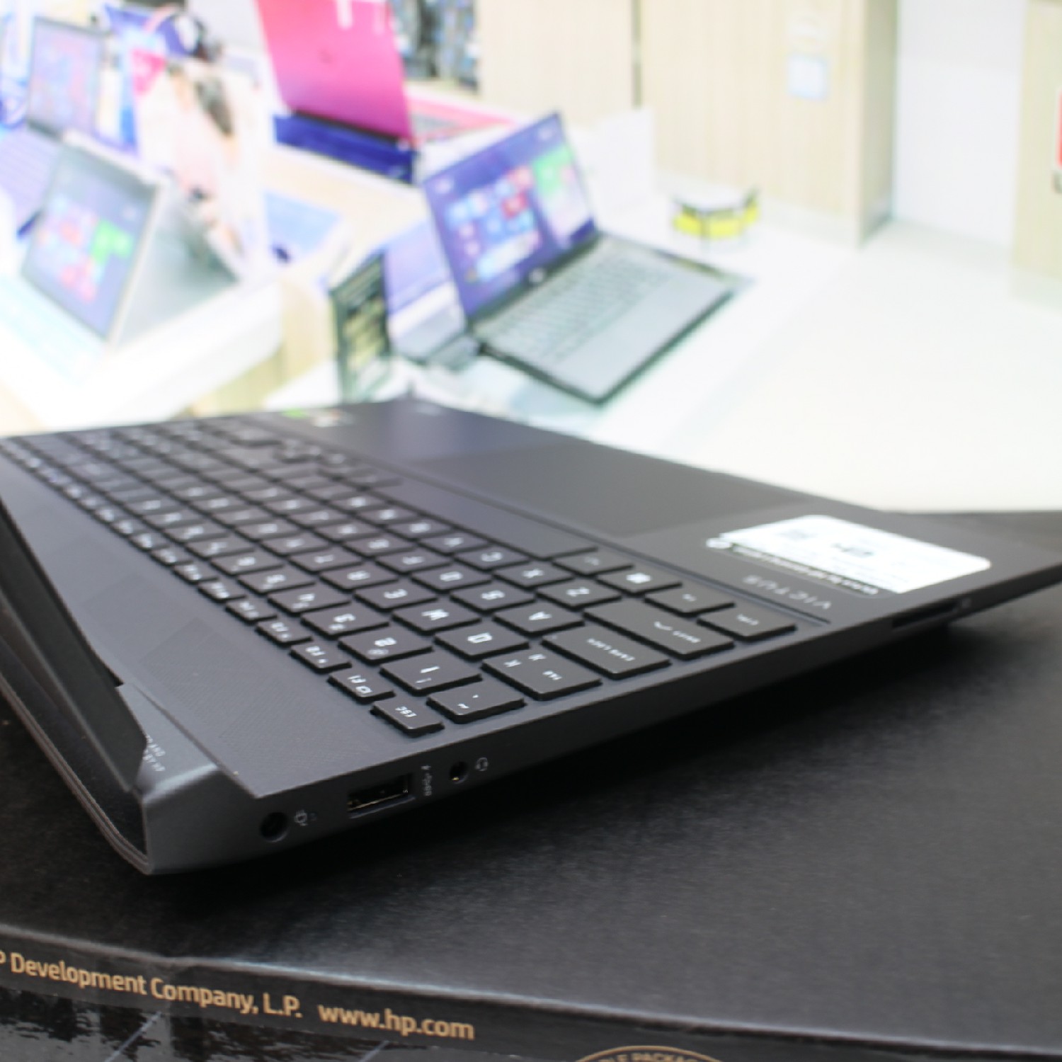 HP Gaming Victus FB1013DX (7)