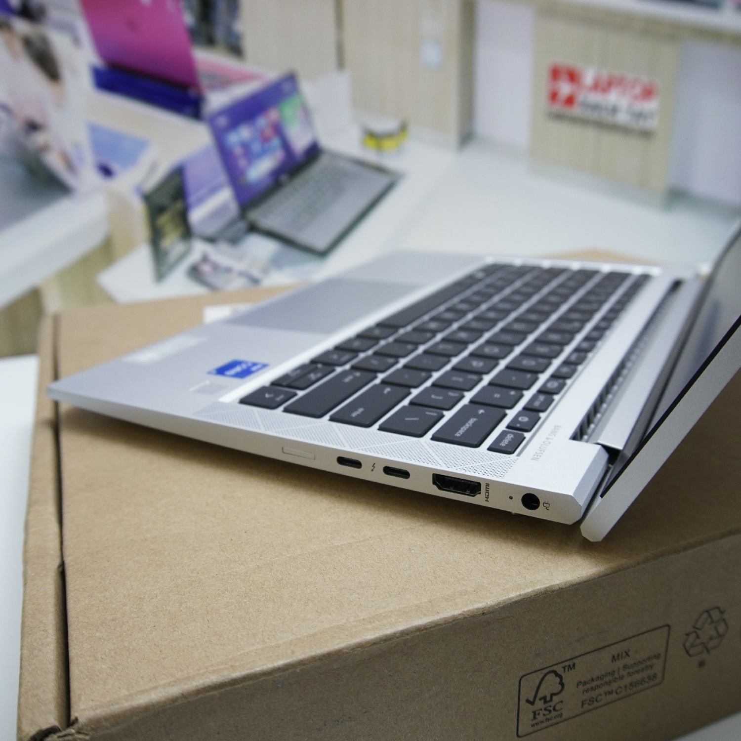 HP Elitebook 830 G8 (9)
