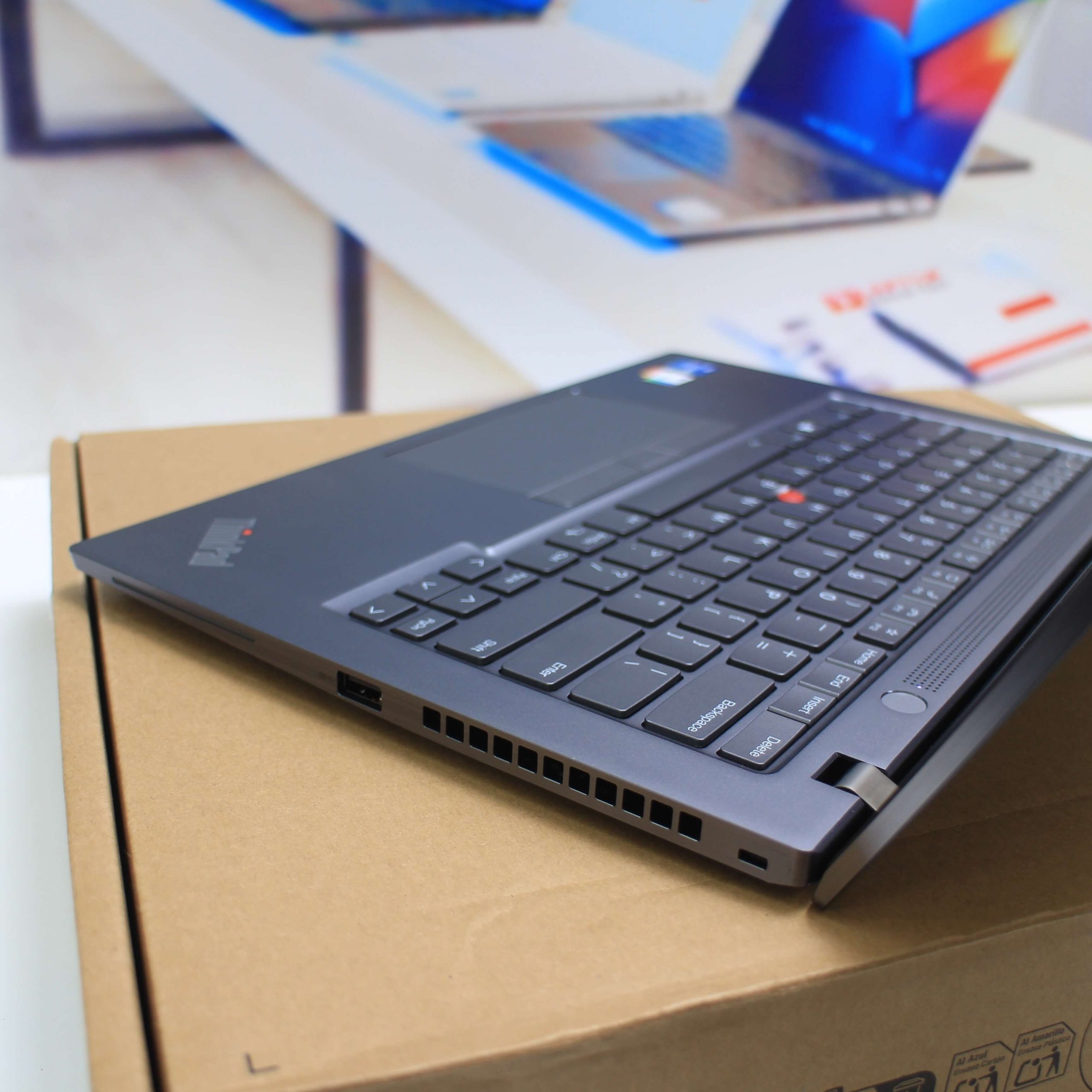 Lenovo Thinkpad T14S Gen 2 Silver (9)