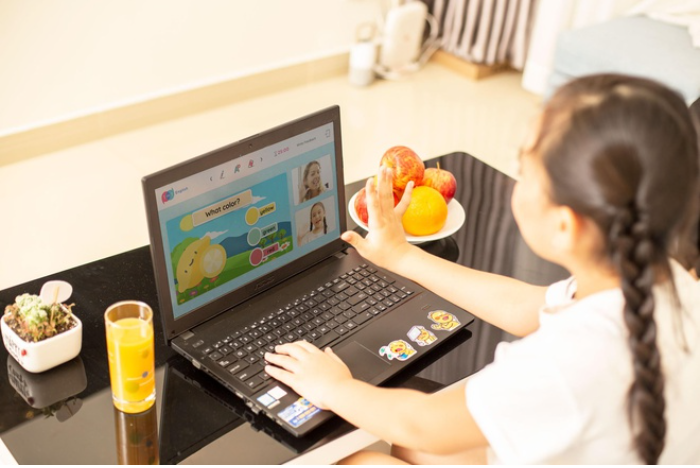 Top 5 Laptop học tiếng Anh cho bé dưới 10 triệu đáng mua nhất 2024