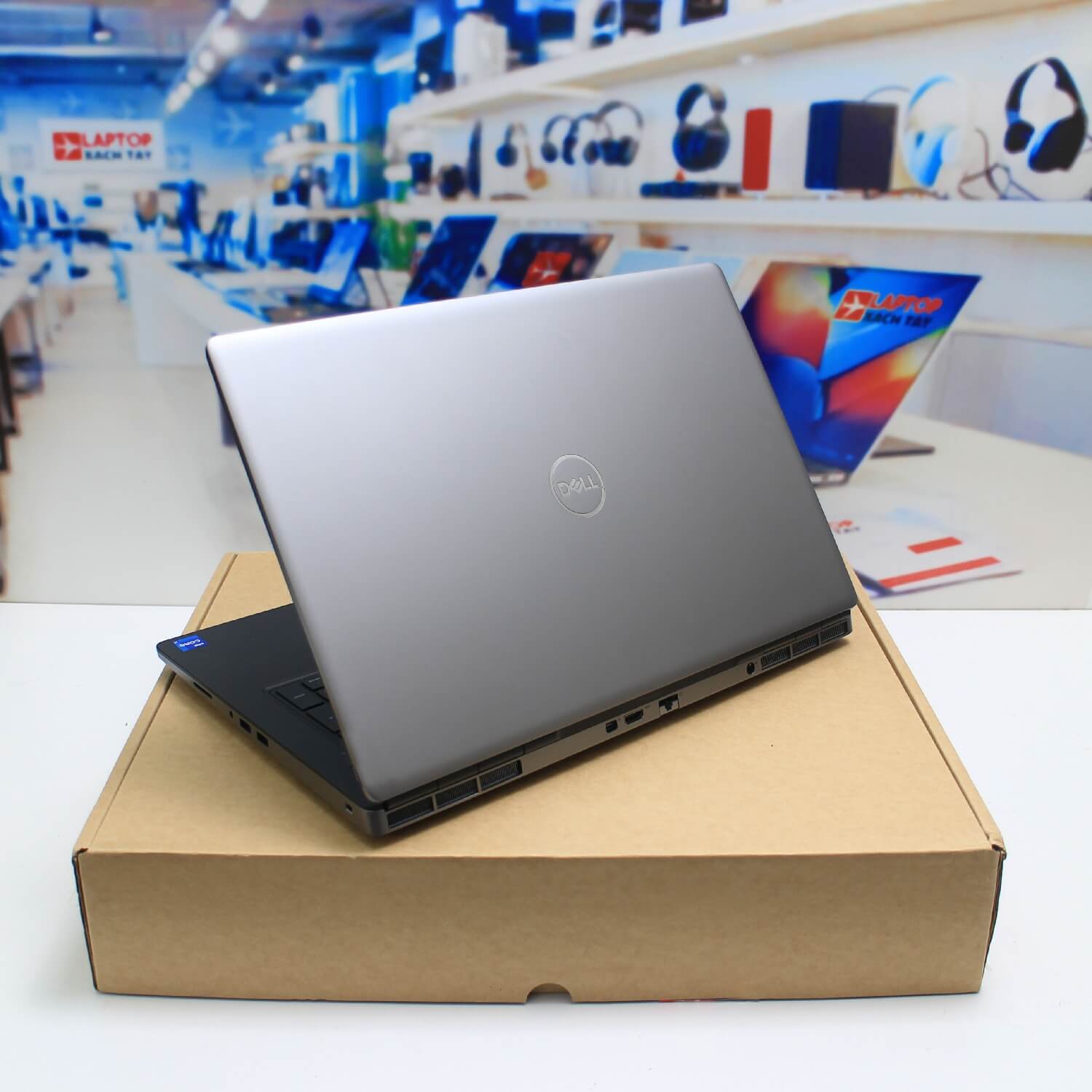 Dell Precision 7760 (19)