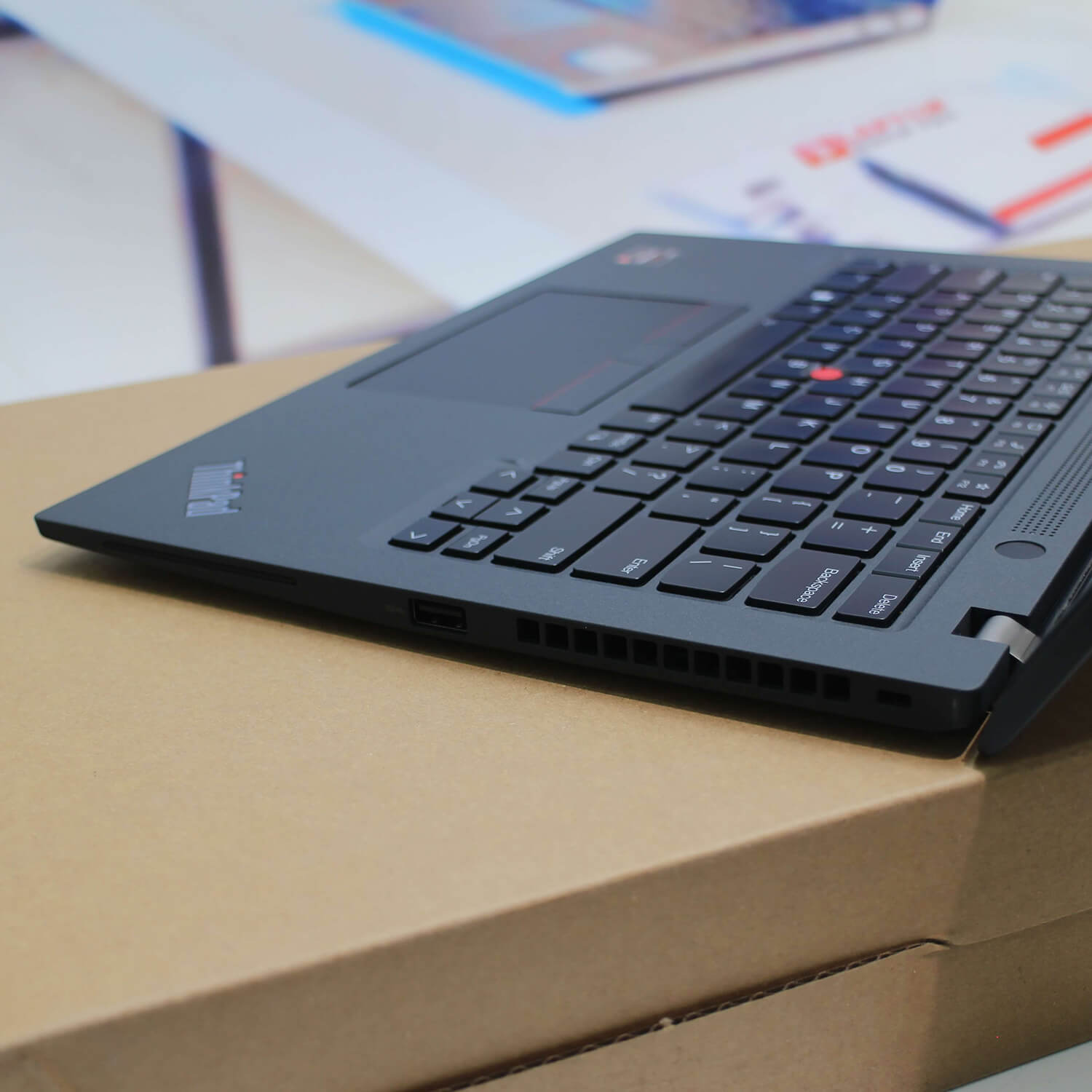 Lenovo ThinkPad T14S Gen 3 (3)